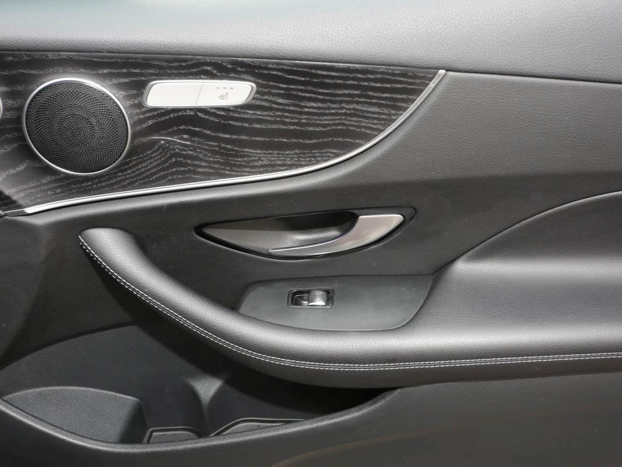 Mercedes-Benz E 200 Coupé Avantgarde Park-P Sitzheizung Kamera