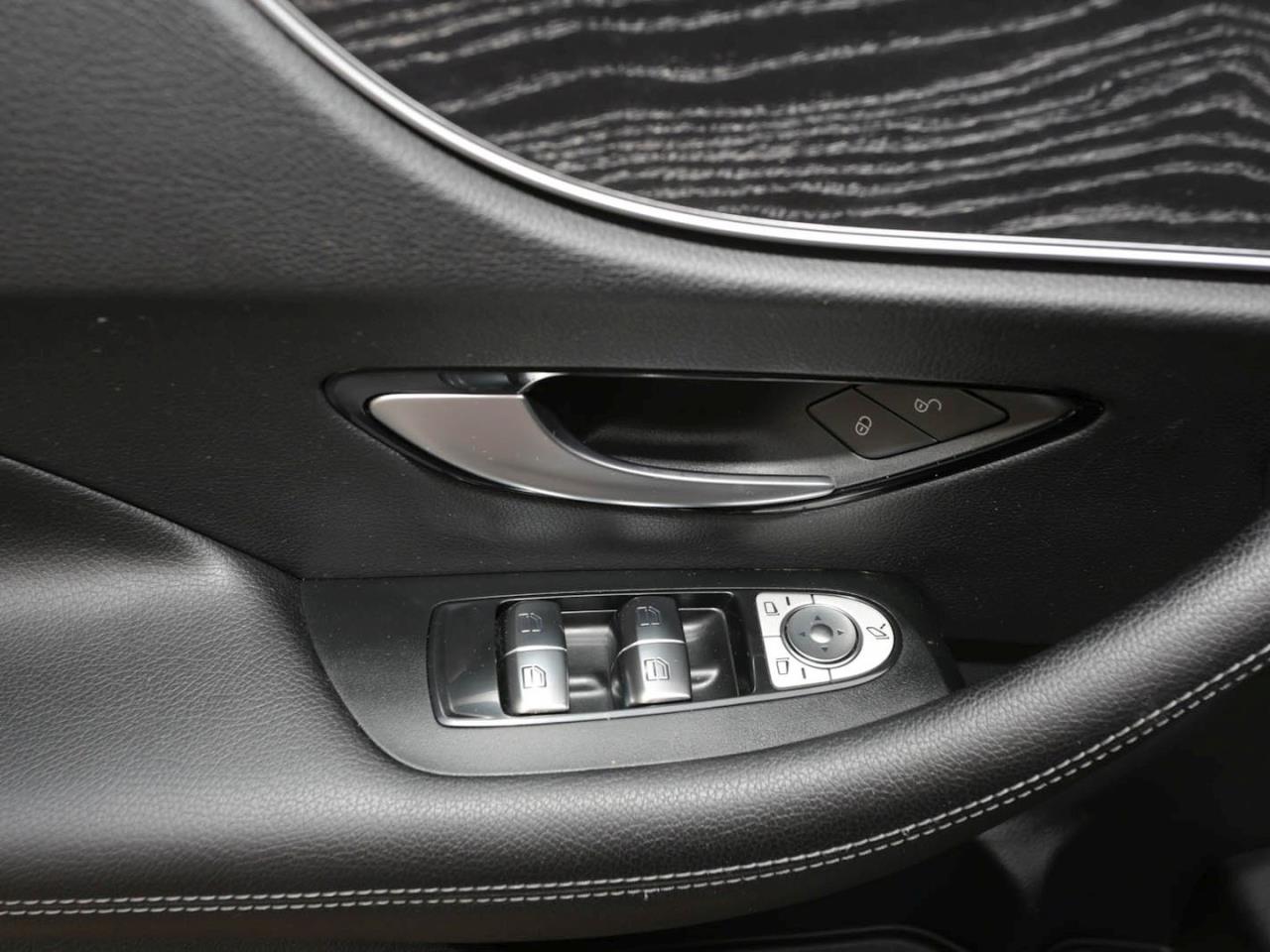 Mercedes-Benz E 200 Coupé Avantgarde Park-P Sitzheizung Kamera