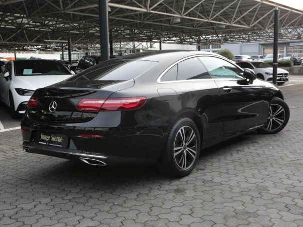 Mercedes-Benz E 200 Coupé Avantgarde Park-P Sitzheizung Kamera