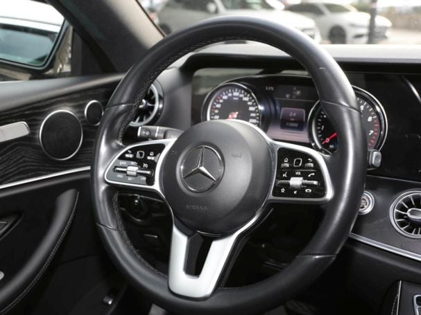 Mercedes-Benz E 200 Coupé Avantgarde Park-P Sitzheizung Kamera