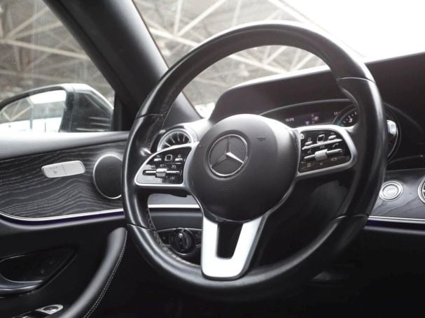 Mercedes-Benz E 200 Coupé Avantgarde Park-P Sitzheizung Kamera