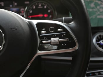 Mercedes-Benz E 200 Coupé Avantgarde Park-P Sitzheizung Kamera