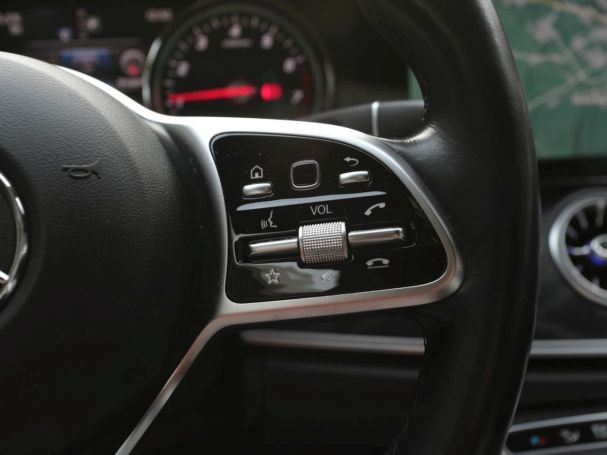 Mercedes-Benz E 200 Coupé Avantgarde Park-P Sitzheizung Kamera