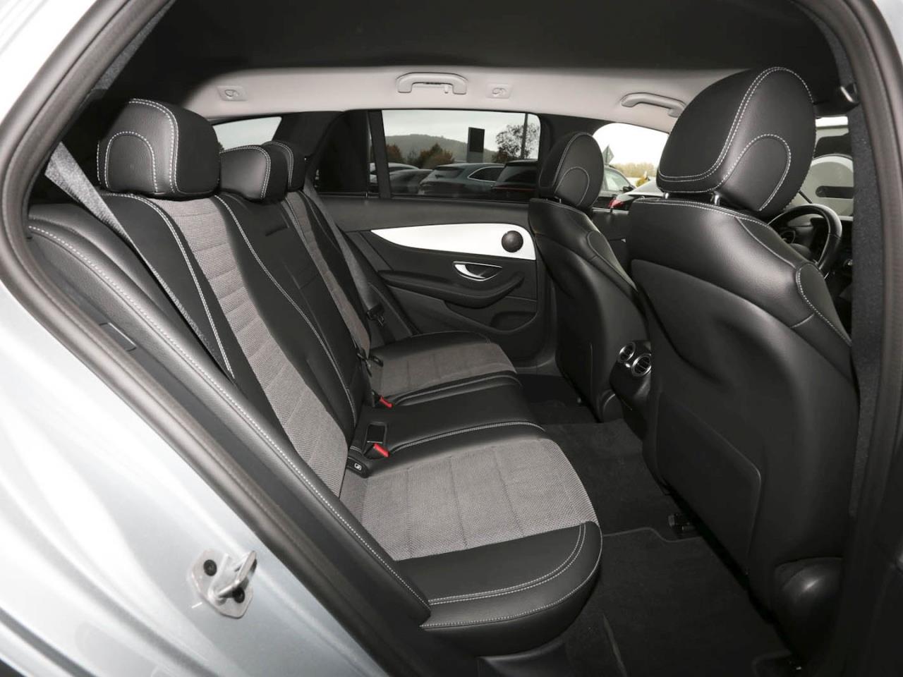 Mercedes-Benz E 200 d T Avantgarde MBUXNavi+ Kamera EasyP AHK