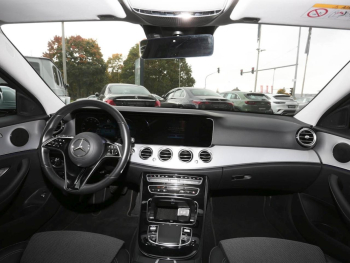 Mercedes-Benz E 200 d T Avantgarde MBUXNavi+ Kamera EasyP AHK