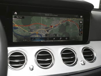 Mercedes-Benz E 200 d T Avantgarde MBUXNavi+ Kamera EasyP AHK