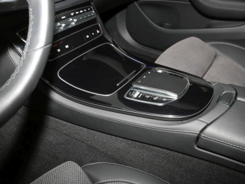 Mercedes-Benz E 200 d T Avantgarde MBUXNavi+ Kamera EasyP AHK