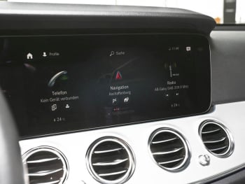 Mercedes-Benz E 200 d T Avantgarde MBUXNavi+ Kamera EasyP AHK