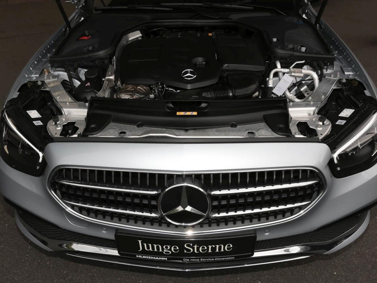 Mercedes-Benz E 200 d T Avantgarde MBUXNavi+ Kamera EasyP AHK