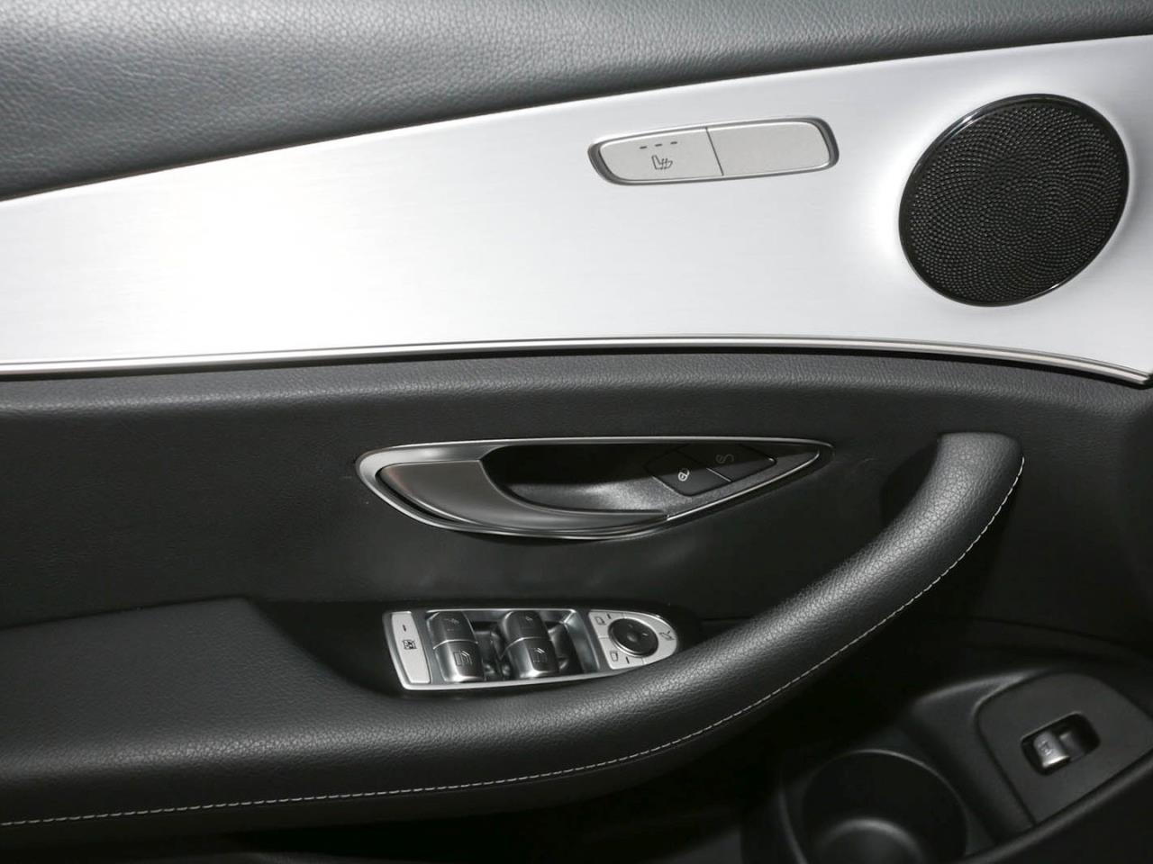 Mercedes-Benz E 200 d T Avantgarde MBUXNavi+ Kamera EasyP AHK