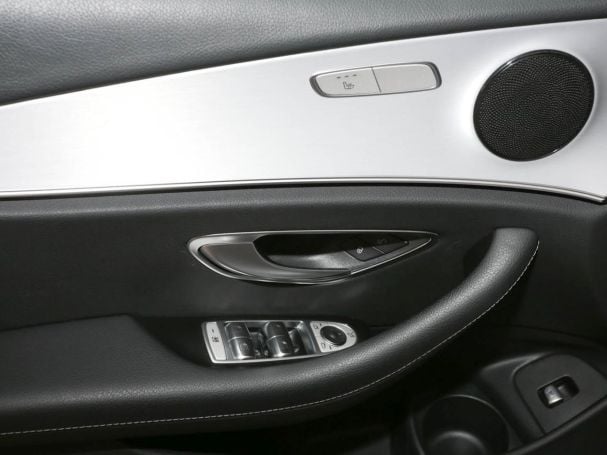 Mercedes-Benz E 200 d T Avantgarde MBUXNavi+ Kamera EasyP AHK