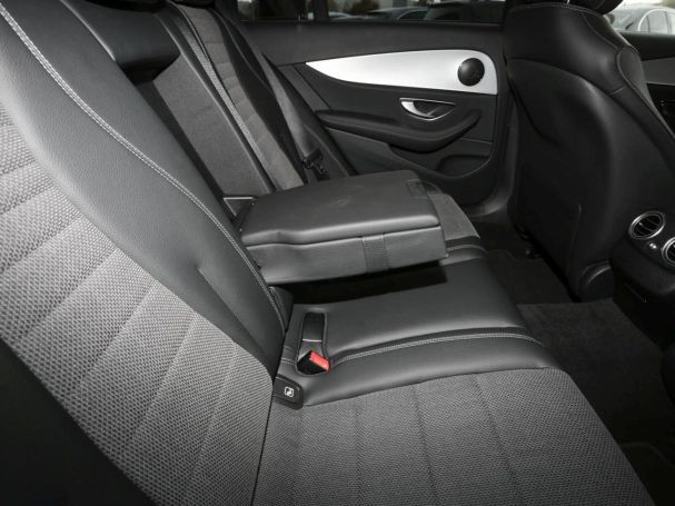 Mercedes-Benz E 200 d T Avantgarde MBUXNavi+ Kamera EasyP AHK