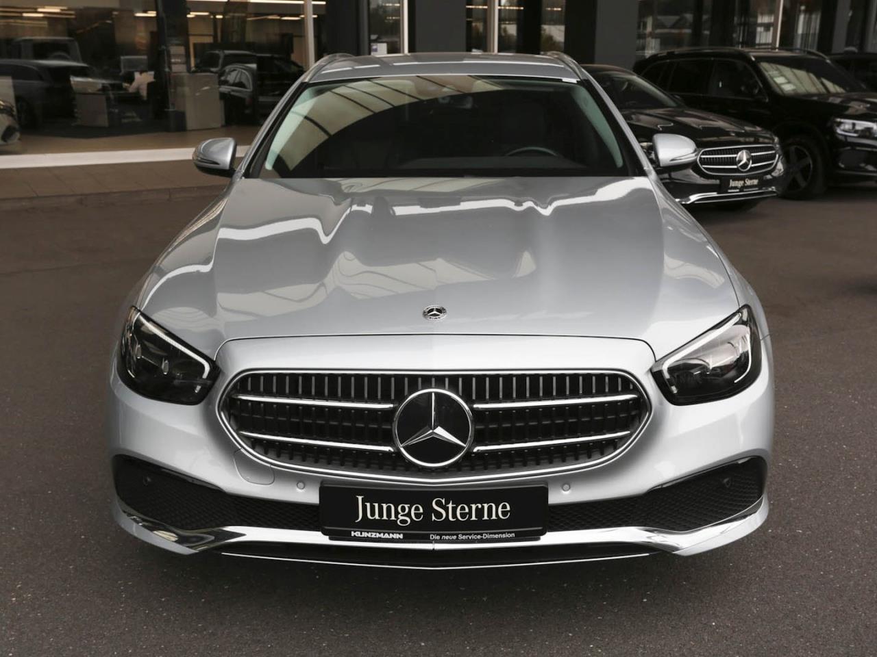 Mercedes-Benz E 200 d T Avantgarde MBUXNavi+ Kamera EasyP AHK