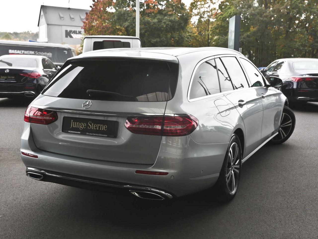 Mercedes-Benz E 200 d T Avantgarde MBUXNavi+ Kamera EasyP AHK