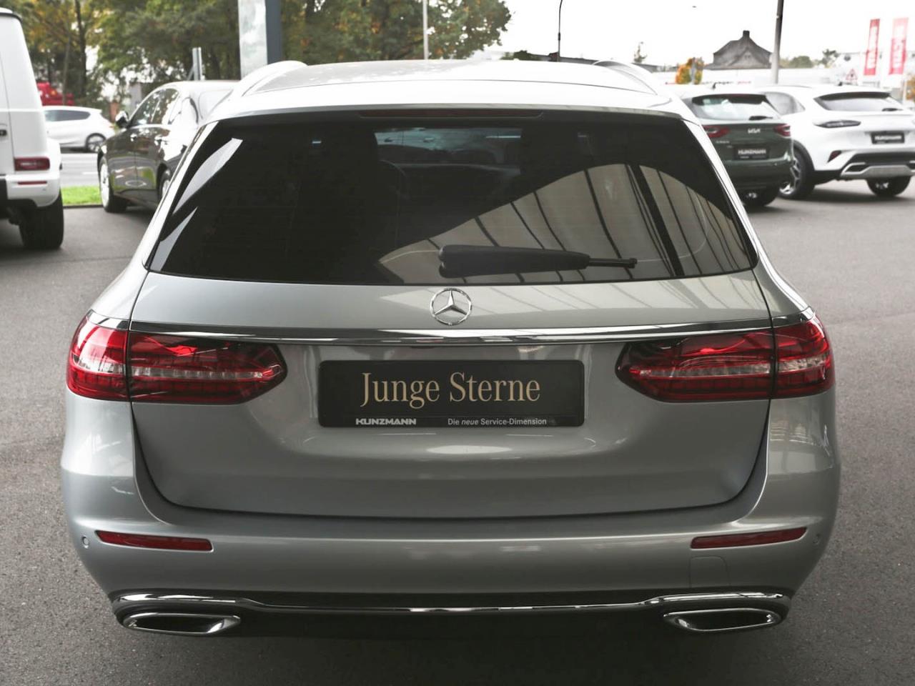 Mercedes-Benz E 200 d T Avantgarde MBUXNavi+ Kamera EasyP AHK