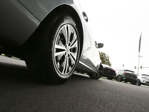 Mercedes-Benz E 200 d T Avantgarde MBUXNavi+ Kamera EasyP AHK