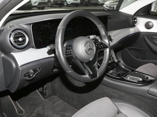 Mercedes-Benz E 200 d T Avantgarde MBUXNavi+ Kamera EasyP AHK