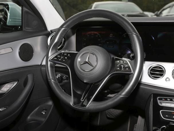 Mercedes-Benz E 200 d T Avantgarde MBUXNavi+ Kamera EasyP AHK