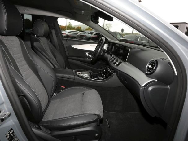 Mercedes-Benz E 200 d T Avantgarde MBUXNavi+ Kamera EasyP AHK