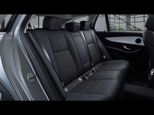 Mercedes-Benz E 220 d 4M T Avantgarde Distronic+ EasyPack 360°