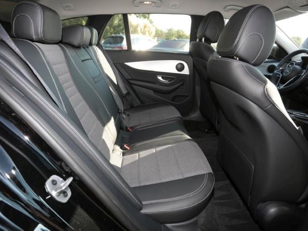 Mercedes-Benz E 220 d 4M T AVANTGARDE MBUX 360° Kamera EasyP