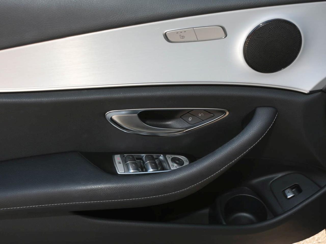 Mercedes-Benz E 220 d 4M T AVANTGARDE MBUX 360° Kamera EasyP Mercedes-Benz E 220 d 4M T AVANTGARDE MBUX 360° Kamera EasyP