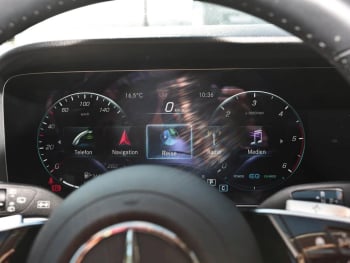 Mercedes-Benz E 220 d 4M T AVANTGARDE MBUX 360° Kamera EasyP