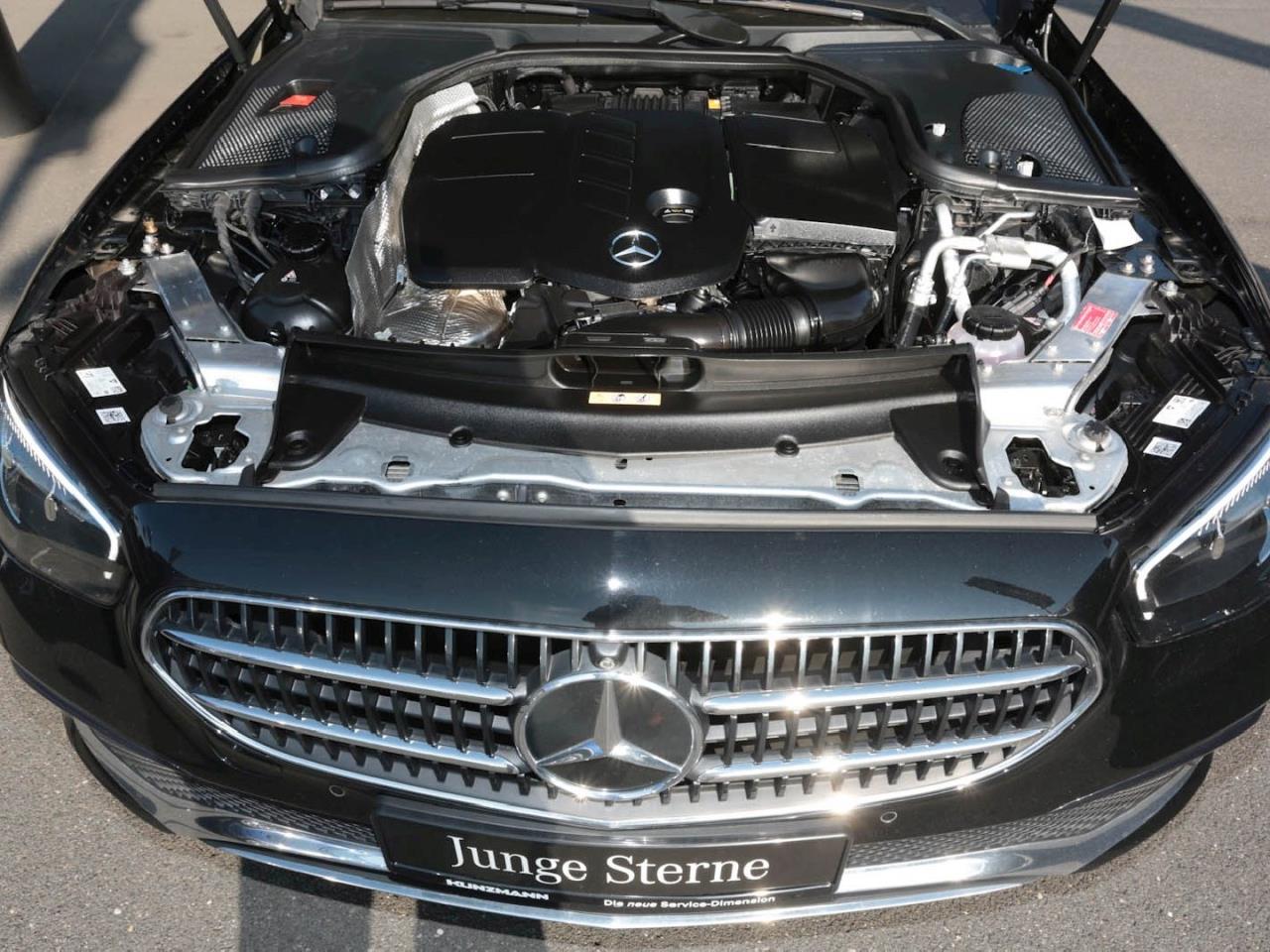 Mercedes-Benz E 220 d 4M T AVANTGARDE MBUX 360° Kamera EasyP