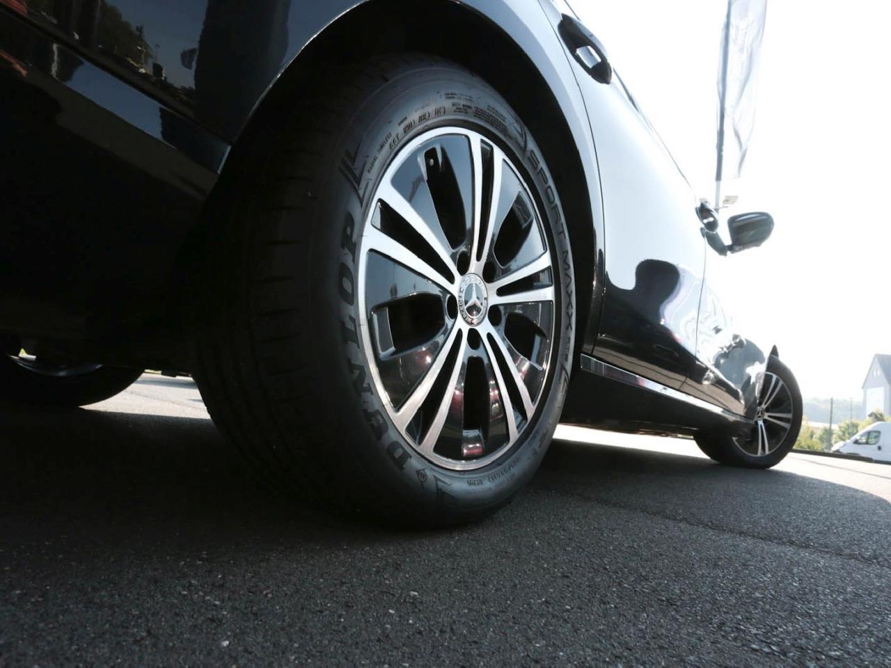 Mercedes-Benz E 220 d 4M T AVANTGARDE MBUX 360° Kamera EasyP Mercedes-Benz E 220 d 4M T AVANTGARDE MBUX 360° Kamera EasyP