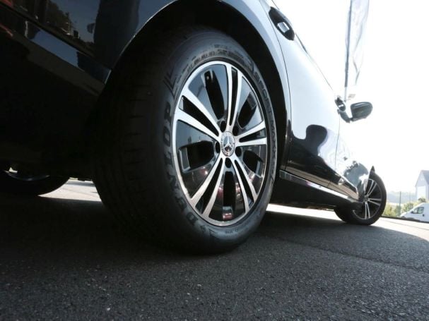 Mercedes-Benz E 220 d 4M T AVANTGARDE MBUX 360° Kamera EasyP Mercedes-Benz E 220 d 4M T AVANTGARDE MBUX 360° Kamera EasyP