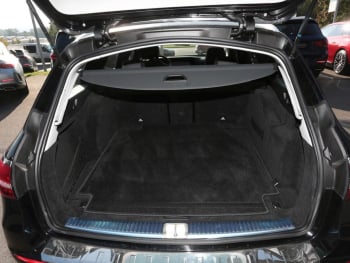 Mercedes-Benz E 220 d 4M T AVANTGARDE MBUX 360° Kamera EasyP Mercedes-Benz E 220 d 4M T AVANTGARDE MBUX 360° Kamera EasyP