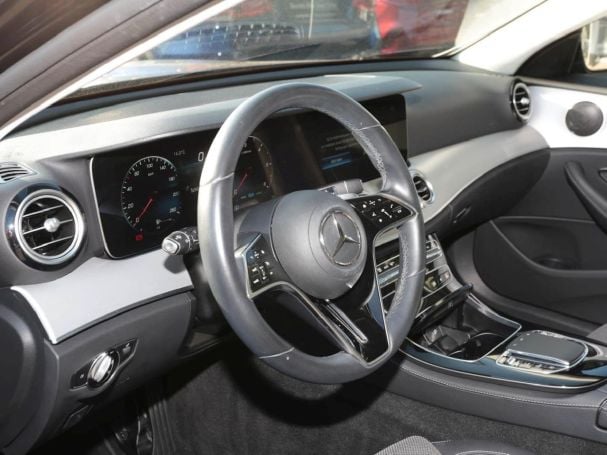 Mercedes-Benz E 220 d 4M T AVANTGARDE MBUX 360° Kamera EasyP Mercedes-Benz E 220 d 4M T AVANTGARDE MBUX 360° Kamera EasyP