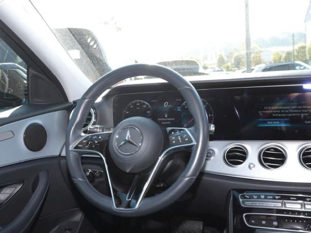 Mercedes-Benz E 220 d 4M T AVANTGARDE MBUX 360° Kamera EasyP Mercedes-Benz E 220 d 4M T AVANTGARDE MBUX 360° Kamera EasyP