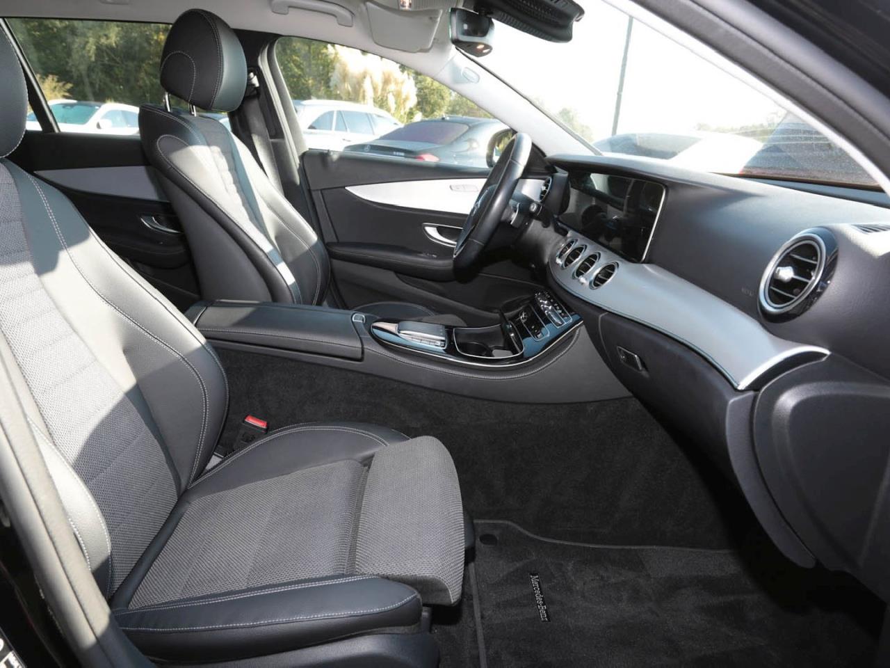 Mercedes-Benz E 220 d 4M T AVANTGARDE MBUX 360° Kamera EasyP Mercedes-Benz E 220 d 4M T AVANTGARDE MBUX 360° Kamera EasyP