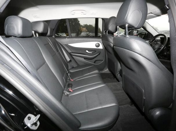 Mercedes-Benz E 220 d T Avantgarde MBUX Navi EasyPack DAB LED Mercedes-Benz E 220 d T Avantgarde MBUX Navi EasyPack DAB LED