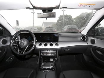 Mercedes-Benz E 220 d T Avantgarde MBUX Navi EasyPack DAB LED Mercedes-Benz E 220 d T Avantgarde MBUX Navi EasyPack DAB LED