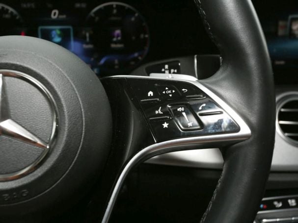 Mercedes-Benz E 220 d T Avantgarde MBUX Navi EasyPack DAB LED Mercedes-Benz E 220 d T Avantgarde MBUX Navi EasyPack DAB LED