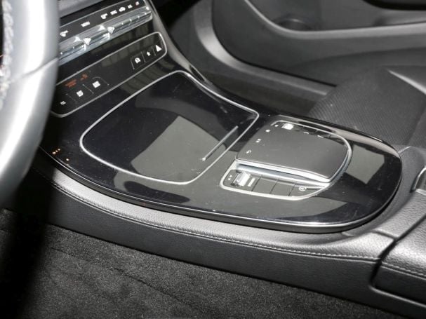 Mercedes-Benz E 220 d T Avantgarde MBUX Navi EasyPack DAB LED Mercedes-Benz E 220 d T Avantgarde MBUX Navi EasyPack DAB LED