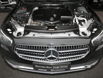 Mercedes-Benz E 220 d T Avantgarde MBUX Navi EasyPack DAB LED Mercedes-Benz E 220 d T Avantgarde MBUX Navi EasyPack DAB LED
