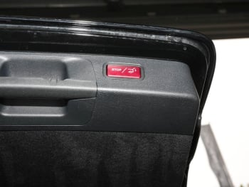 Mercedes-Benz E 220 d T Avantgarde MBUX Navi EasyPack DAB LED Mercedes-Benz E 220 d T Avantgarde MBUX Navi EasyPack DAB LED