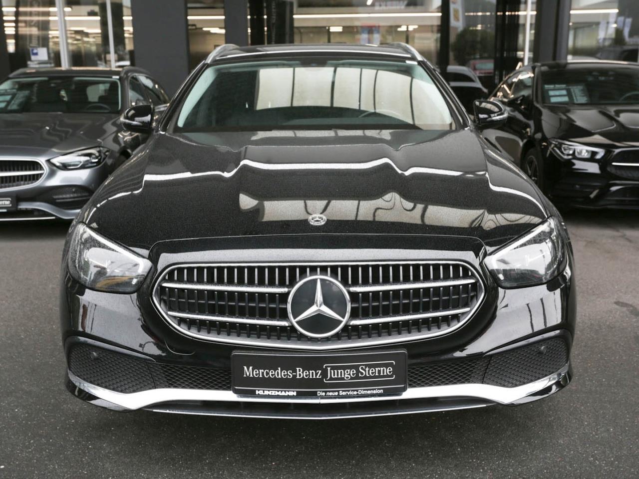 Mercedes-Benz E 220 d T Avantgarde MBUX Navi EasyPack DAB LED Mercedes-Benz E 220 d T Avantgarde MBUX Navi EasyPack DAB LED