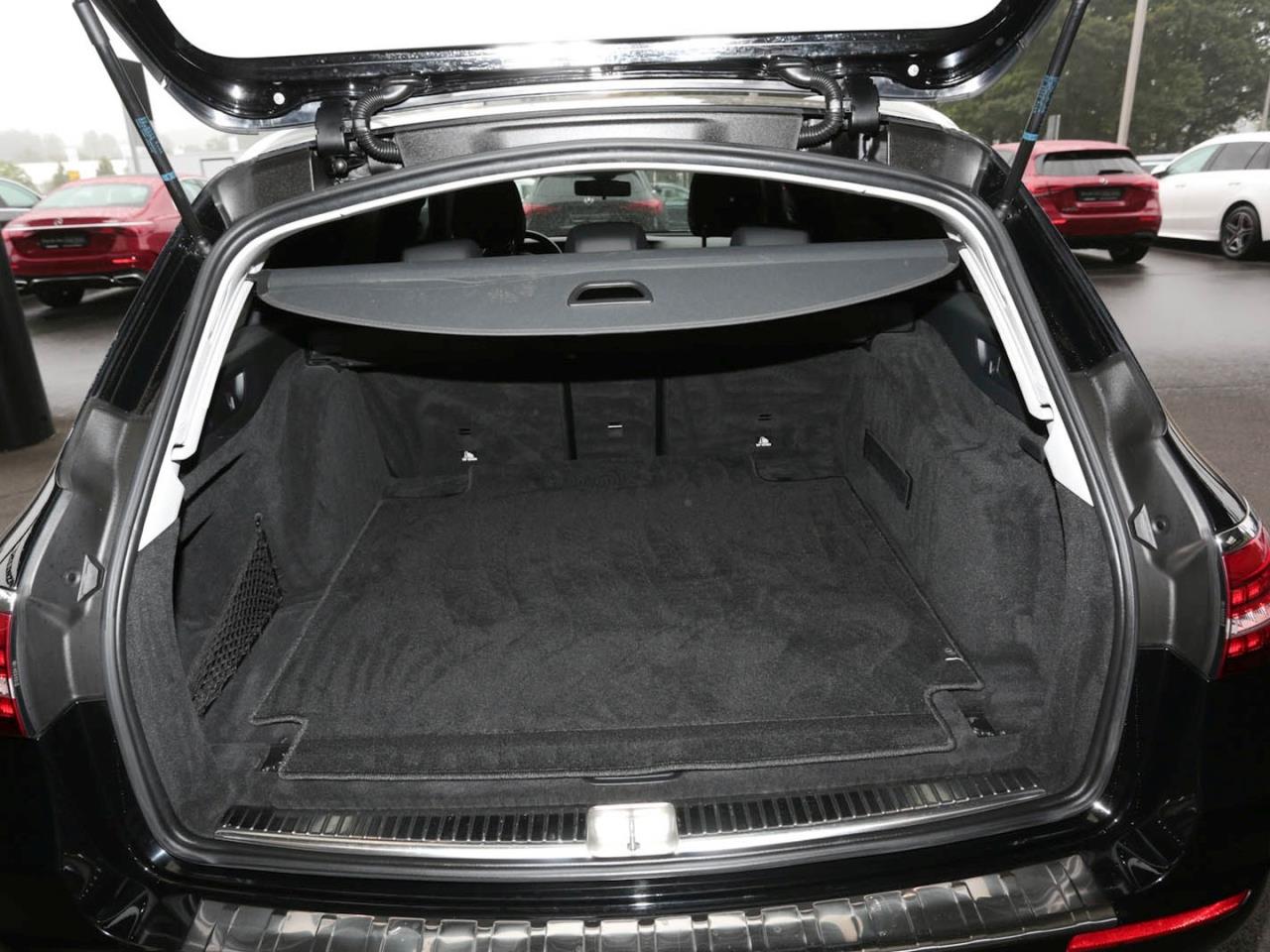 Mercedes-Benz E 220 d T Avantgarde MBUX Navi EasyPack DAB LED Mercedes-Benz E 220 d T Avantgarde MBUX Navi EasyPack DAB LED