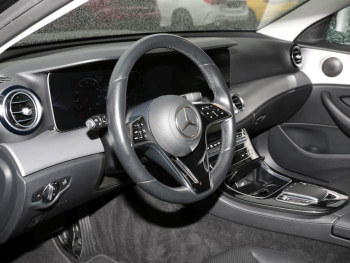 Mercedes-Benz E 220 d T Avantgarde MBUX Navi EasyPack DAB LED