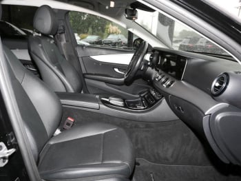 Mercedes-Benz E 220 d T Avantgarde MBUX Navi EasyPack DAB LED Mercedes-Benz E 220 d T Avantgarde MBUX Navi EasyPack DAB LED