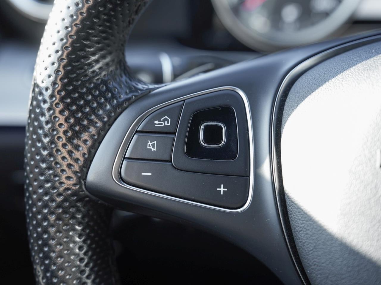 Mercedes-Benz E 250 T Avantgarde Night Panorama EasyPack ParkP