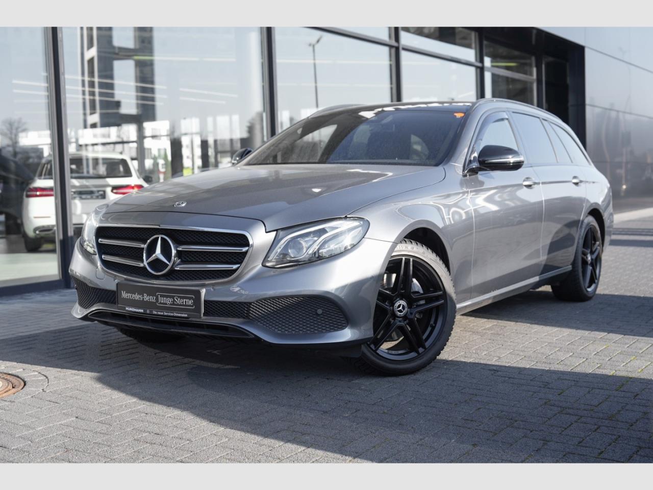 Mercedes-Benz E 250 T Avantgarde Night Panorama EasyPack ParkP