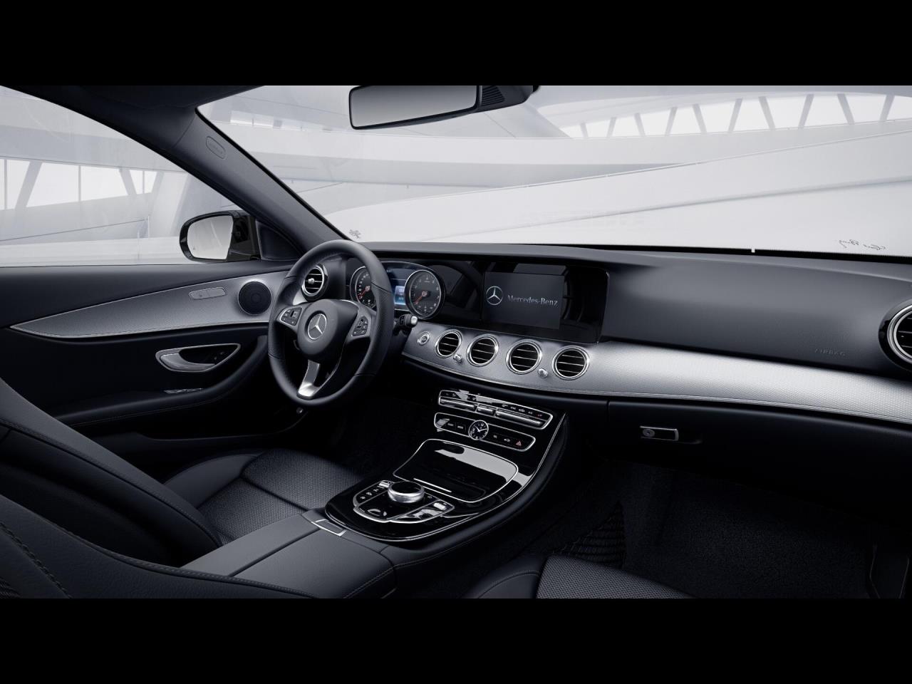 Mercedes-Benz E 250 T Avantgarde Night Panorama EasyPack ParkP