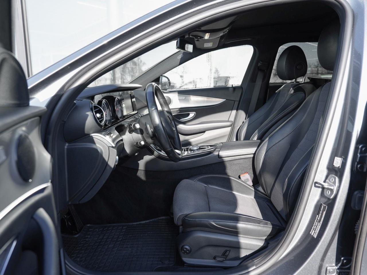 Mercedes-Benz E 250 T Avantgarde Night Panorama EasyPack ParkP