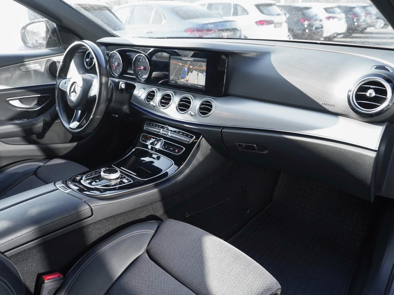 Mercedes-Benz E 250 T Avantgarde Night Panorama EasyPack ParkP