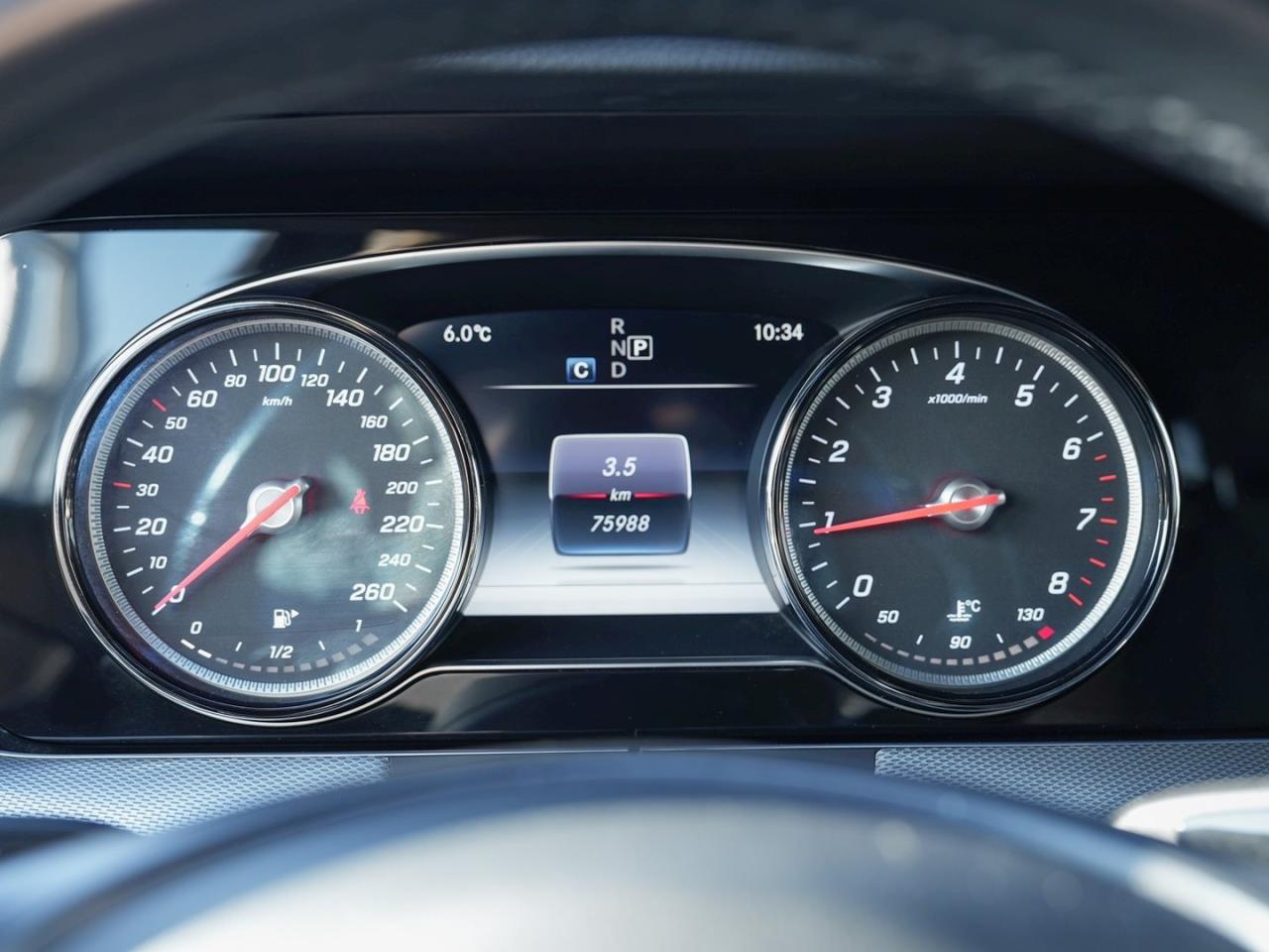 Mercedes-Benz E 250 T Avantgarde Night Panorama EasyPack ParkP